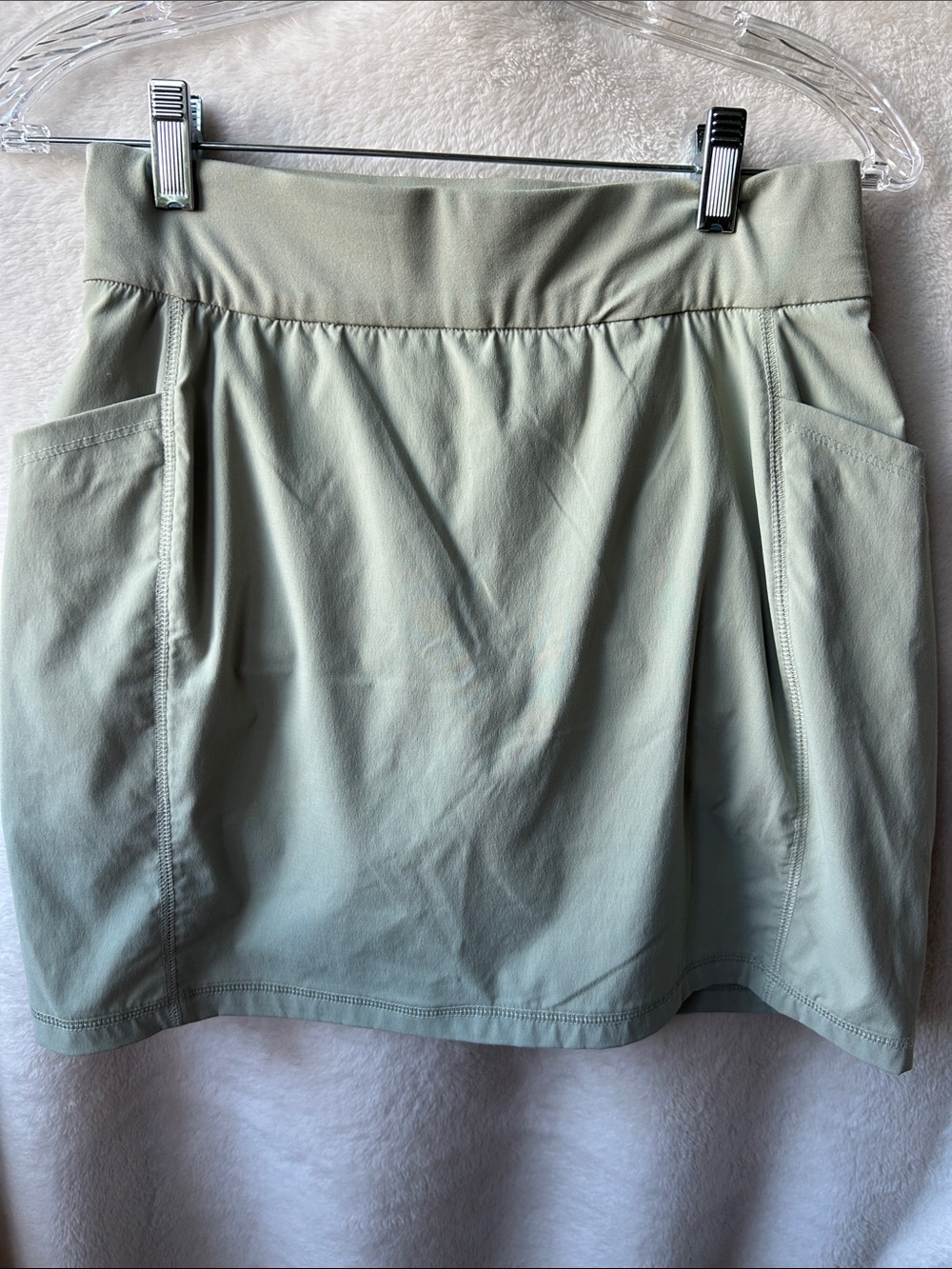 Columbia Women's Light Sage Active Skort with Pockets XS
